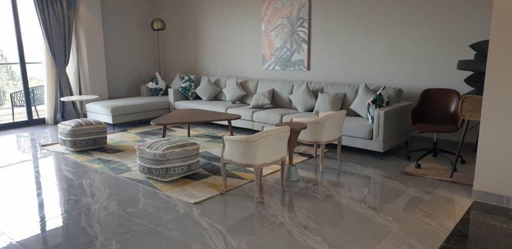 Zara Garden Hotel And Apartments 캄팔라 외부 사진