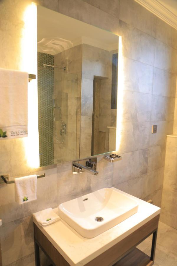 Zara Garden Hotel And Apartments 캄팔라 외부 사진