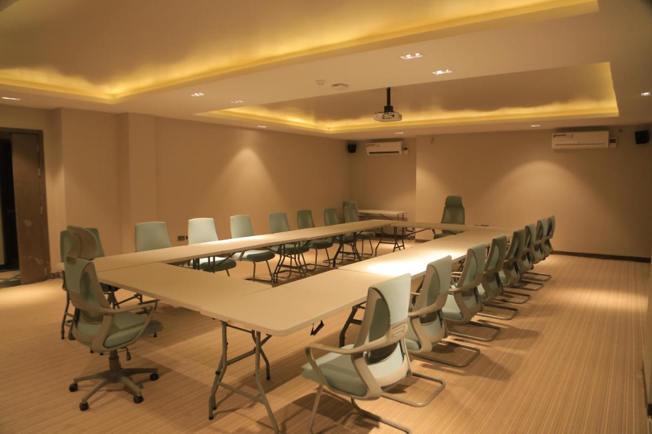 Zara Garden Hotel And Apartments 캄팔라 외부 사진